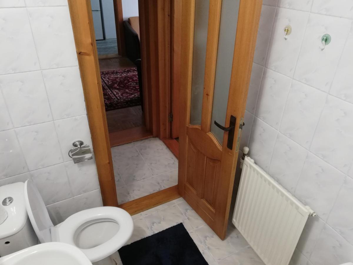Valeria Apartament Onesti Exterior foto